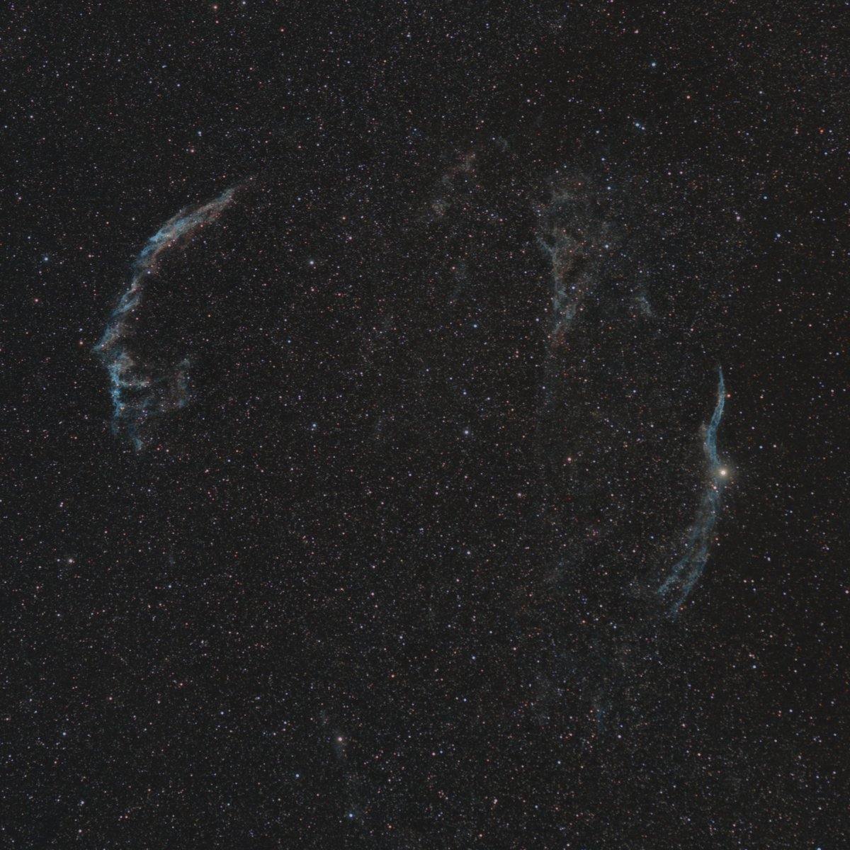 ForaaaxX's tweet image. About 10'000 years ago, a massive star exploded and went supernova. This is what is left of it today.