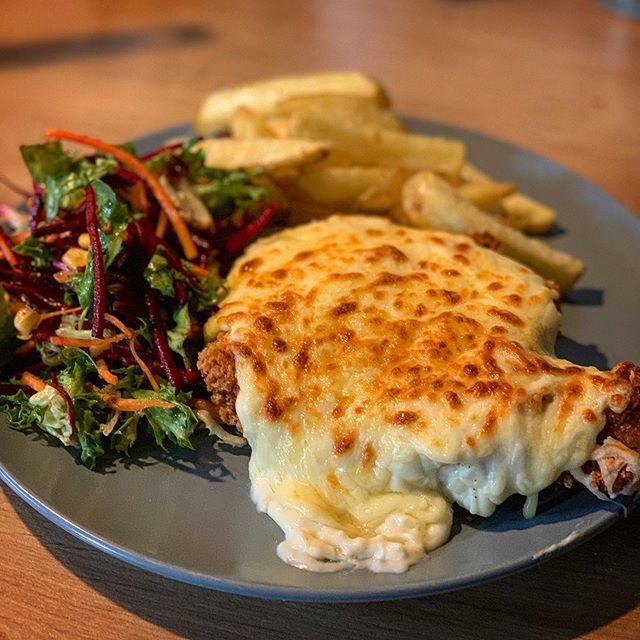 FoodFilthy's tweet photo. Ode to Teeside. The Parmo 🐓 
#filthyfuckingfood #parmo #chickenparmo #teesvalley #itskindalikeapizzabutthebaseischicken #bechamel #teeside #darlington https://t.co/WiAaPDjgQM https://t.co/5dqUXTN9EE