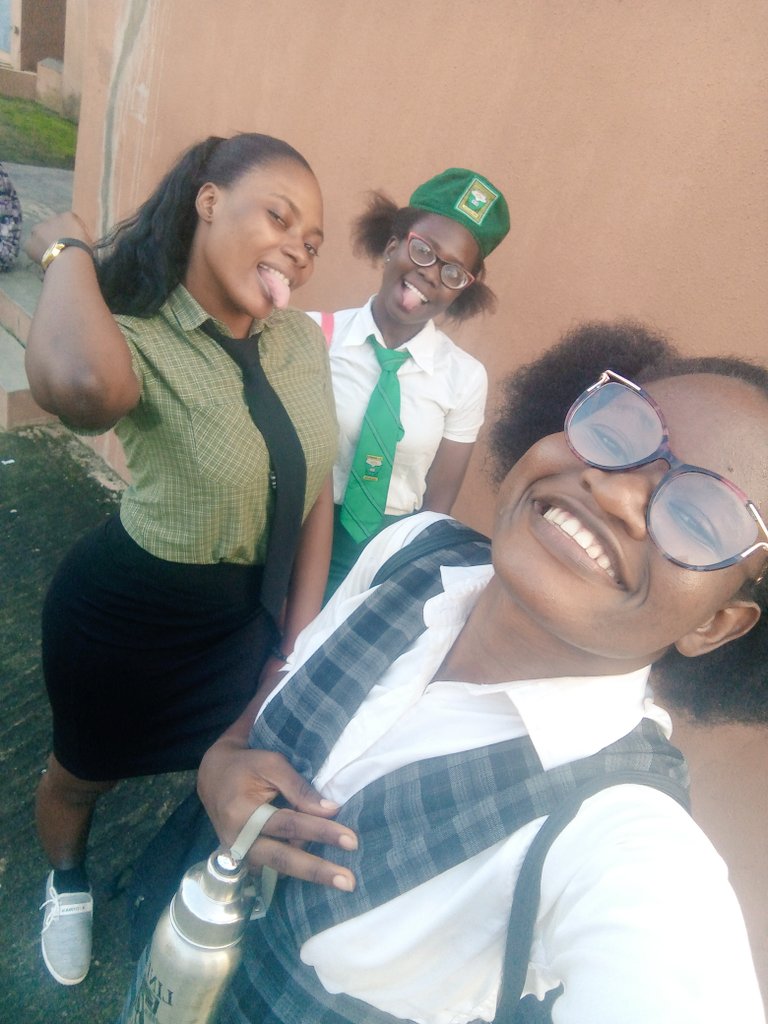 madame_sophs's tweet photo. Back to school was π₯π₯π₯
#finalistweek
#Day1
#ClassOf2019 https://t.co/2Oasw9VT1b