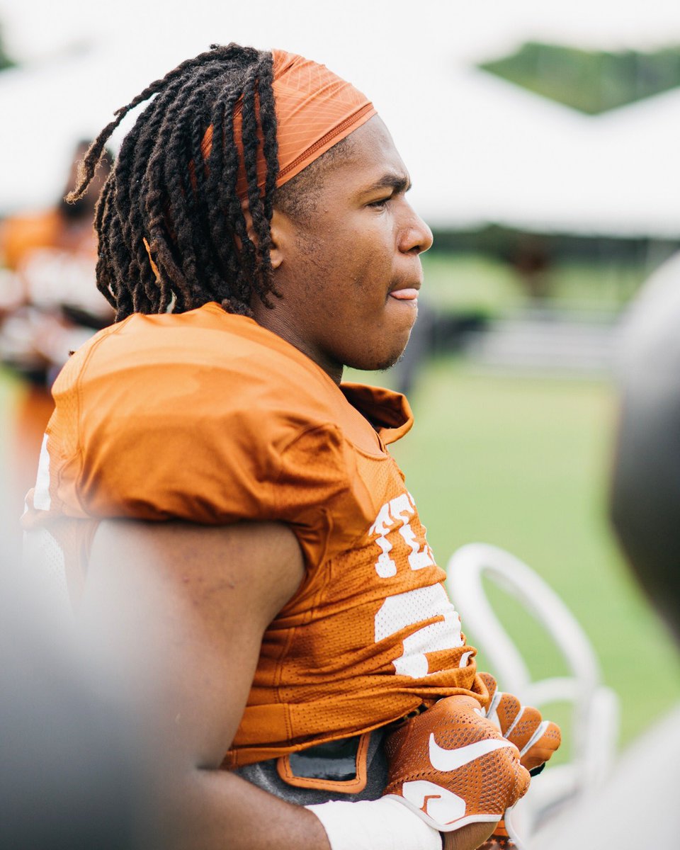 justinwells2424's tweet photo. Position-by-position intel from UT’s fall practices + charts of depth from @EricNahlin &amp; Me inside the Scoop: https://t.co/6D2YhMJByb (Members) #HookEm https://t.co/LHJcOsQyAR