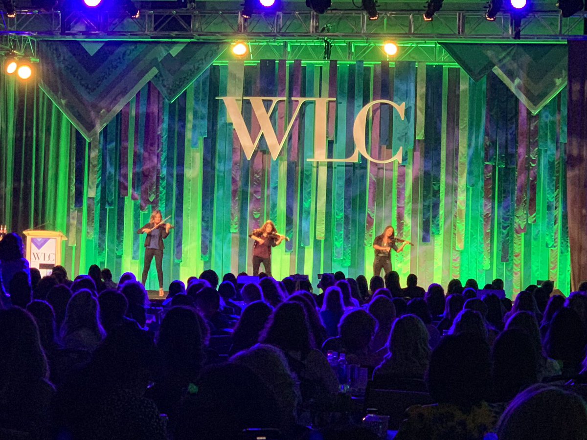 Now this is how you start a conference! #wlcLasVegas #womenleaders <a href="/MGMResortsIntl/">MGM Resorts</a> #musicforthesoul