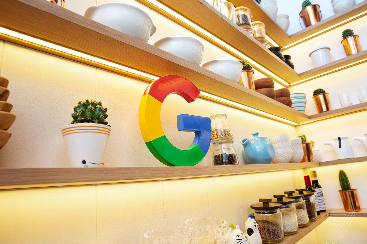verge's tweet photo. Google says it will use recycled materials in all of its hardware products by 2022 https://t.co/eAPXfSYINJ https://t.co/8eP5eeQwq3