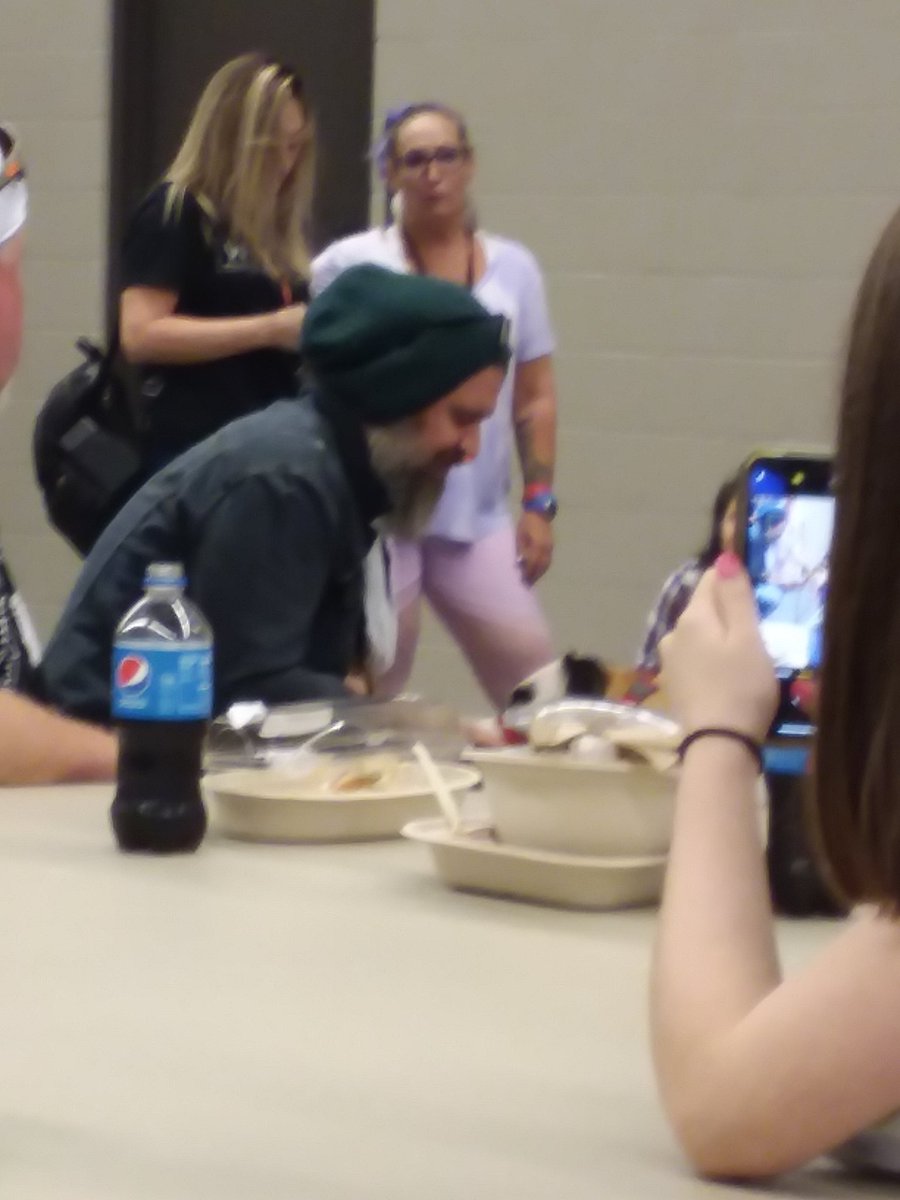 xcrazycaitx's tweet photo. Guys, @RamboDonkeyKong stopping to meet a doggo was the softest thing and definitely one of the highlights of my #wsccleveland (also sorry, Ryan, for sneakily taking pictures, but this moment was just the sweetest.) Thank you for being so lovely!!β€ https://t.co/T9wNU8s3Ys