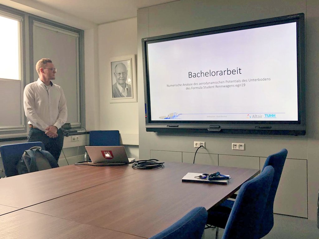CFJanssen's tweet photo. Today at @TUHamburg: Floyd Bischop presents how to optimize the underbody of a formula student race car using CFD and the #LBM. @Altair_Inc #ultraFluidX #technischistdasmoeglich https://t.co/GgeLChO2v3