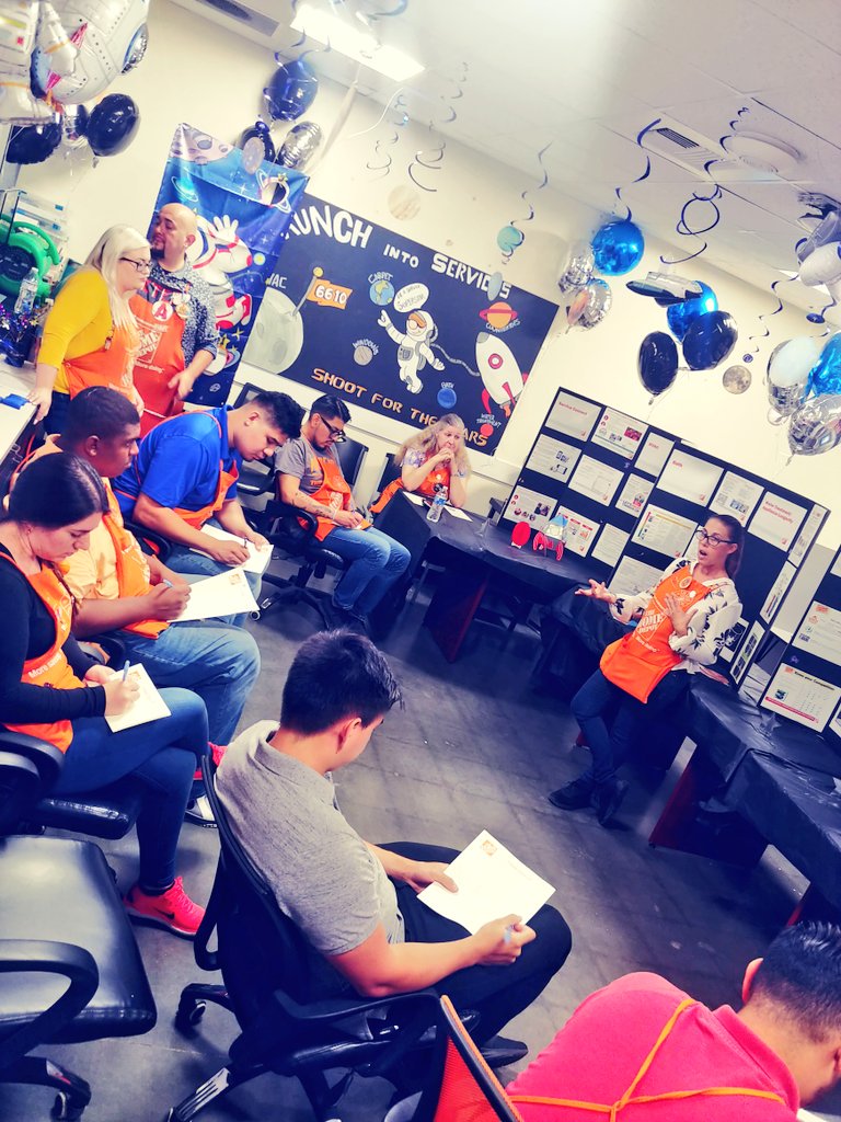 Ambermedina6684's tweet image. 💥Day 1 of SAW💥 Launch Into Services! ✨✨ @jesse_moran10 @DavidHoyTHD @lupeadiaz @juanitaajackson @WalkerHD6610 @NIKKIESGUERRA4 @PaulKellyTHD @HDDC_DM @OrmondLsormond @kim_ramirez29 #PACCentralSAW