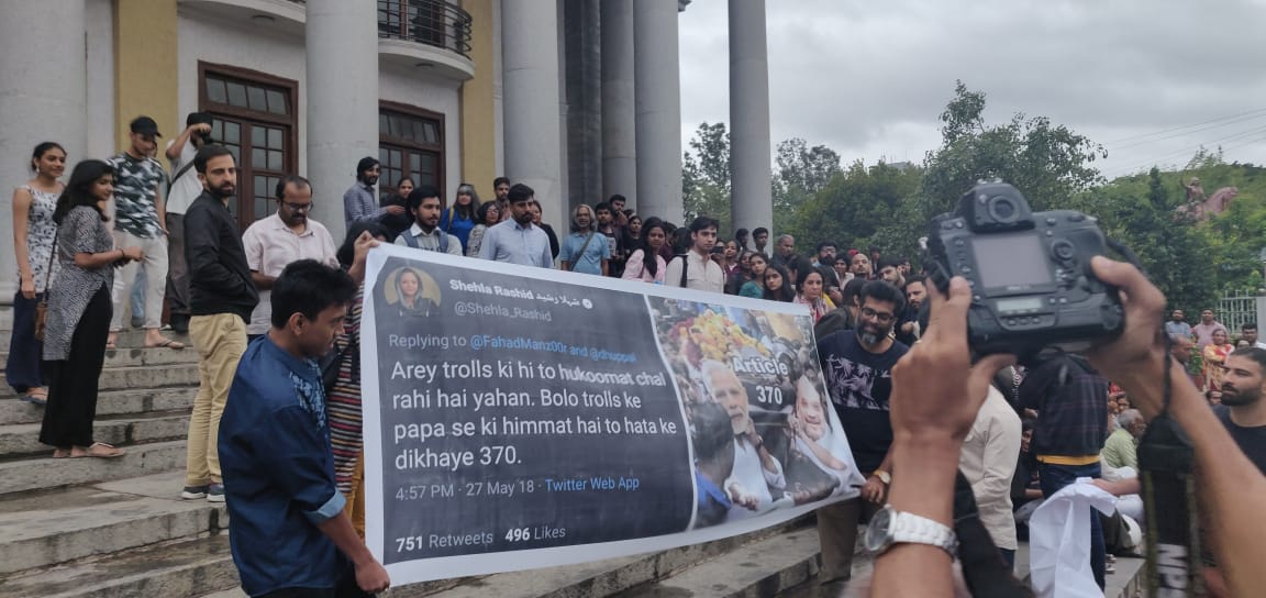<a href="/MrsGandhi/">Priti Gandhi</a> <a href="/Shehla_Rashid/">Shehla Rashid</a> Shehla Rashid get trolled by Sanghis in her own protest. 😂😂😂