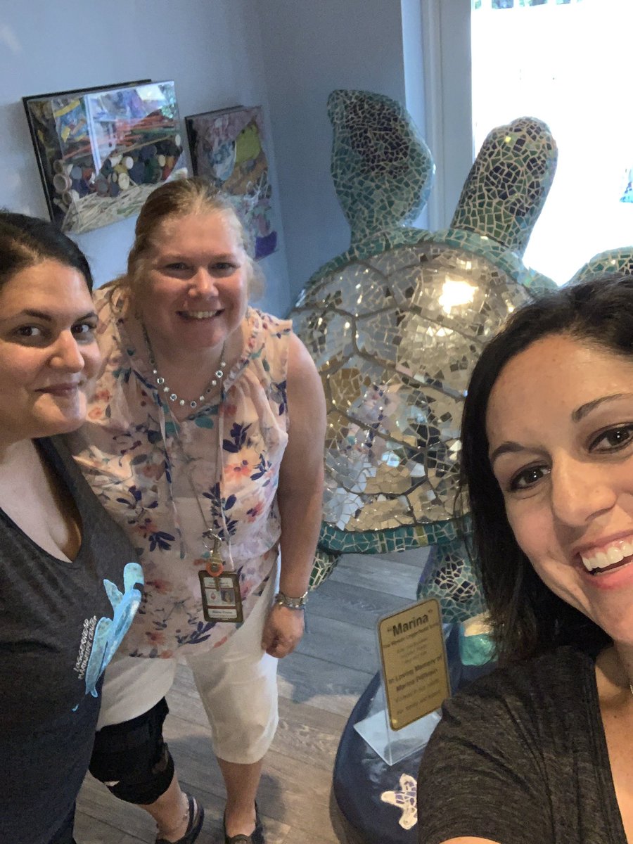 amy_tomas_lopez's tweet photo. Epic back to school with a surprise field trip for our teachers! Thank you to @LoggerheadMC for all of your help and support to make it a successful day! #WeCanTurtleyDoThis @pbcsd #GoalsPBC https://t.co/UoRWC12fo6