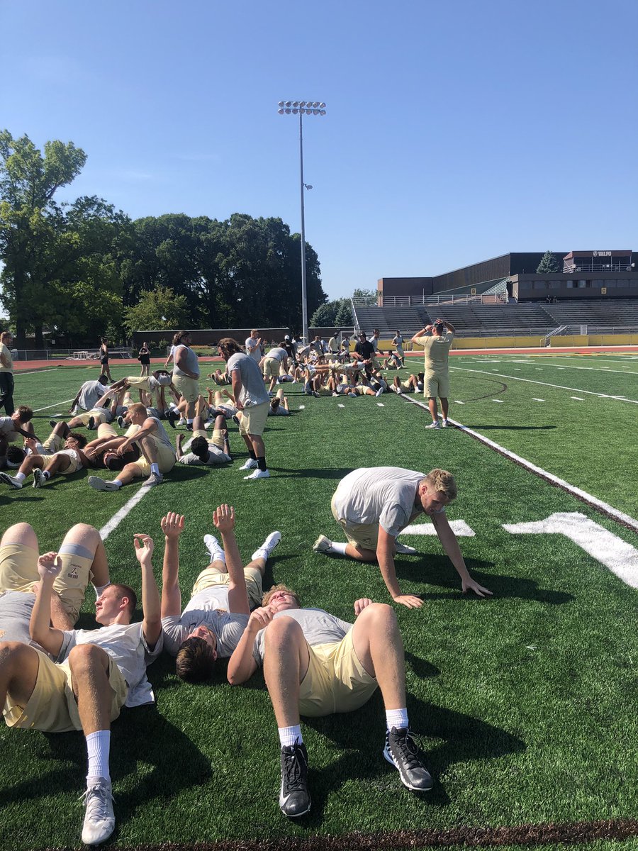 valpoufootball's tweet photo. 🗣: Fitness Competition

#ProtectTheShield🛡 #ThirtySix💯 https://t.co/OPcWaEdyZ0