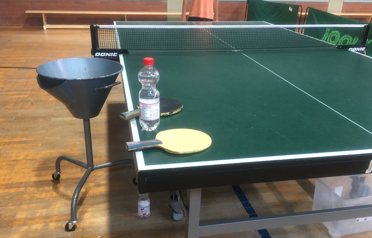 GDhring's tweet image. 10 jähriger aus dem Verein ruft an, ihm wäre langweilig. Na, dann wollen wir da mal ein wenig Abhilfe schaffen. #Einzeltraining 🏓