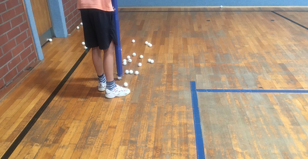 GDhring's tweet image. 10 jähriger aus dem Verein ruft an, ihm wäre langweilig. Na, dann wollen wir da mal ein wenig Abhilfe schaffen. #Einzeltraining 🏓