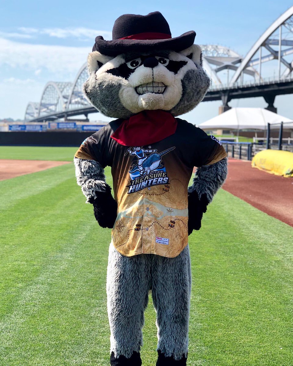 Quad Cities River Bandits on X: JERSEY REVEAL 🤩 These bad boys are up for  a “Golden Bobblehead,” a premier MiLB award, as best specialty jersey- but  we need your help to