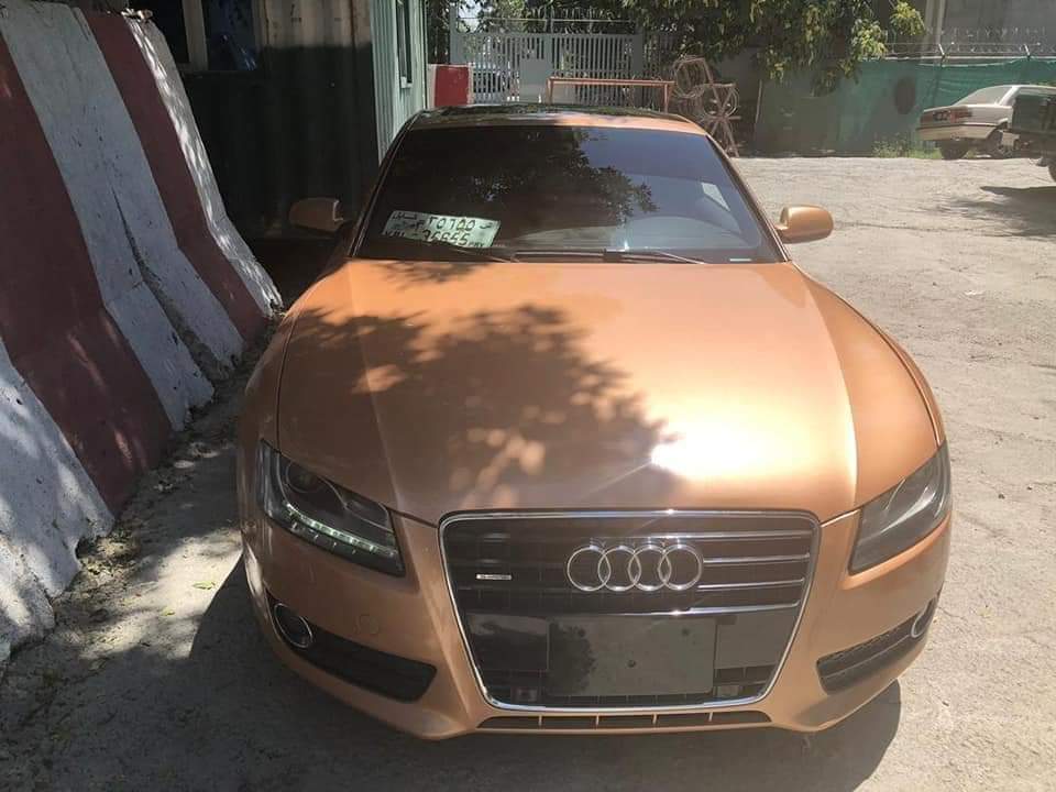 Azimib3's tweet photo. AUDI IN KABUL

تنها غاصبین، او فرعونان يى اخستلى شى
#audi #audi4
مالک اين موتر پوليس را توهين کرده و خوشبختانه امروز دستګير شده https://t.co/E2zI389wJf