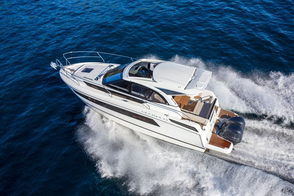 EtsJeanneau's tweet photo. Space, brightness, modernity and sport perfectly characterize the Leader 33 Outboard. 📸 A first overview of the pictures of this express outboard version. https://t.co/5RW2RopvR7

#JeanneauBoat #Express #Outboard #Leader #Leader33 #Boat #Powerboat #Sport https://t.co/BjNEZRSQ0x