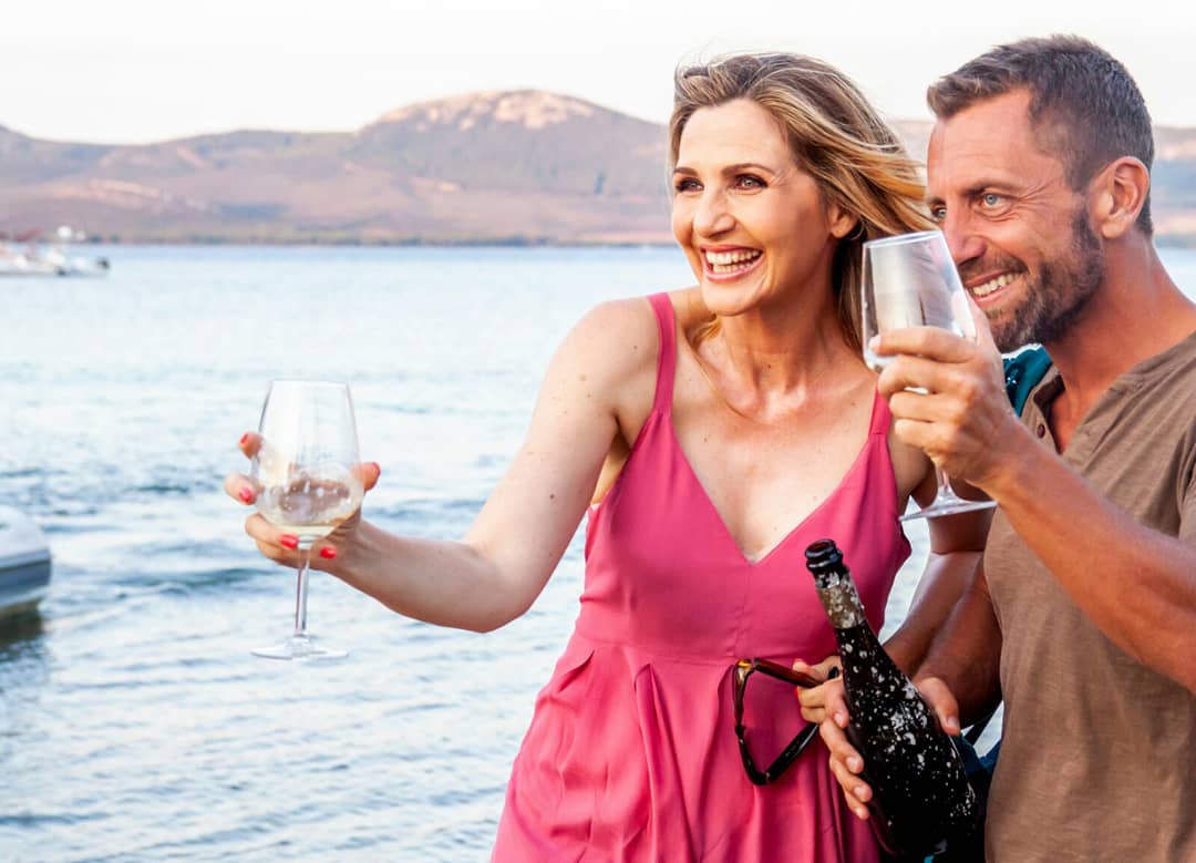 Ros5ella's tweet photo. @LCuccarini ❤ festeggiando con #AKenta #rossellaphotos #raiuno #lineaverde #grandtour #lorellacuccarini #angelomellone #alghero https://t.co/oQTGq4FYrm