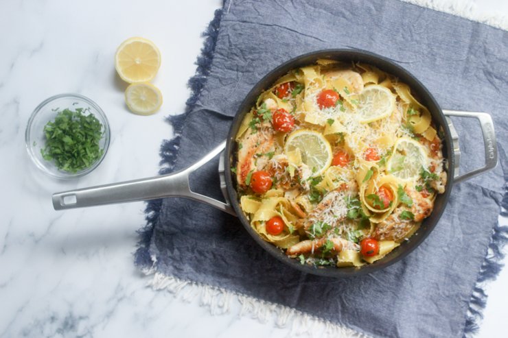 sipbitego's tweet photo. A one pan dinner... *Chicken Piccata Pasta* in a white wine sauce. So *quick and easy* to whip up for weeknights in @Calphalon® Premier™ Space Saving Cookware Set. 🍋 https://t.co/Mi3AQKkrJ4 🍋#ad @bedbathandbeyond #MyCalphalonKitchen #Calphalon #Bride #BridalRegistry https://t.co/Pctf5Mo1II