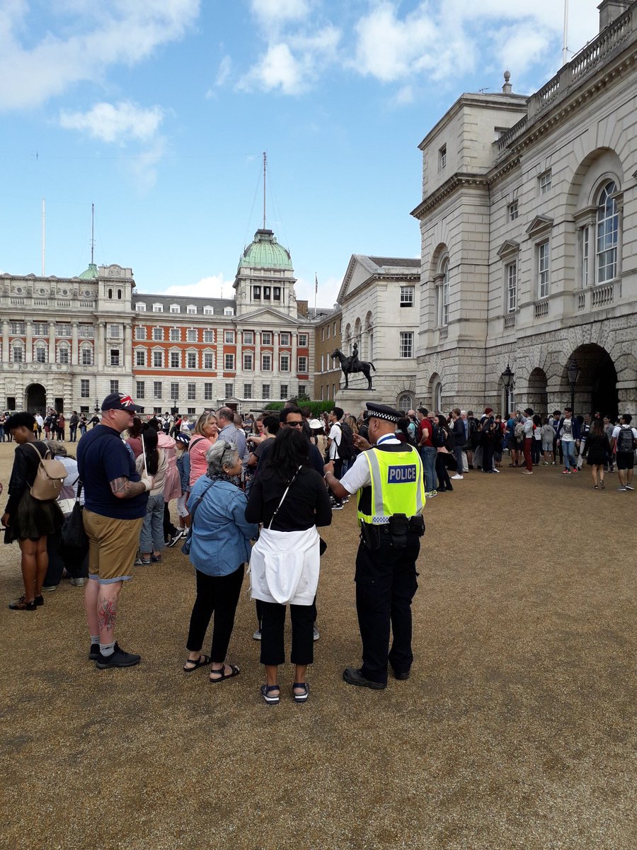 MPSWestminster's tweet photo. #ProjectServator team out across Westminster to deter, detect &amp; disrupt a range of criminal activity, whilst reassuring Londoners, commuters &amp; visitors. @MoJGovUK @TfL @HCav1660 @wabbey  #ActionCountersTerrrorism https://t.co/02MIOlXC9N