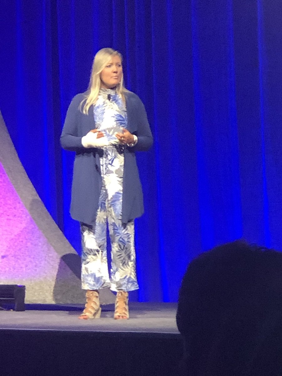 gbta_siliconv's tweet photo. #GBTA2019 Lookin’ good! Spend a hot minute in MY 👞 👠👢🥾#ErinWilk, .@facebook #RyanPierce, .@salesforce #gotgame woohoo! https://t.co/8XK3PmNjIf