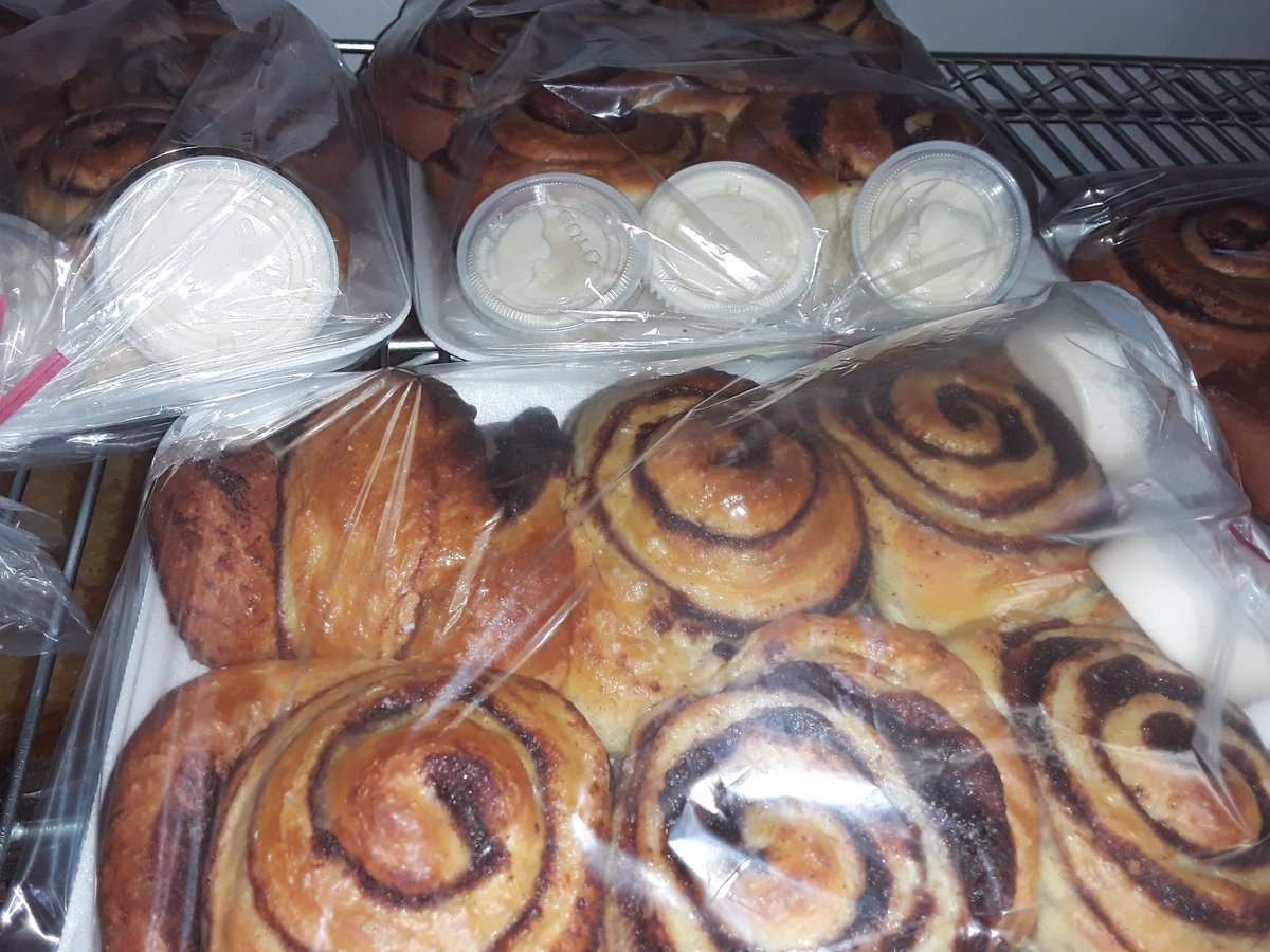 ly_whole's tweet photo. www.whole-lyrollers. Norfolk#tidewater #norfolk #bakery #chesapeake #localbusiness #weddingcakes #norfolkcatering #chesapeakecatering #organic #blackownbusiness #virginiabakery #chef #hamptonroads #sweettooth #bakedgood #pies #yeastrolls #madefromscratch #southerncusine #faith https://t.co/SrS83YSLtk