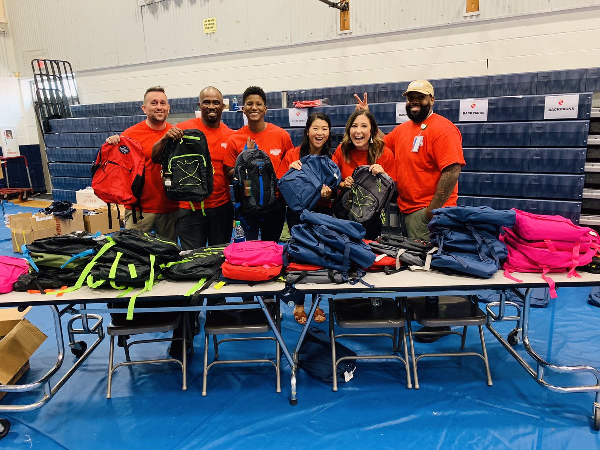 MsSongDotCom's tweet photo. Passing out backpacks at the back to school fair! #seltl #PISDproud https://t.co/FNX2x3D70B