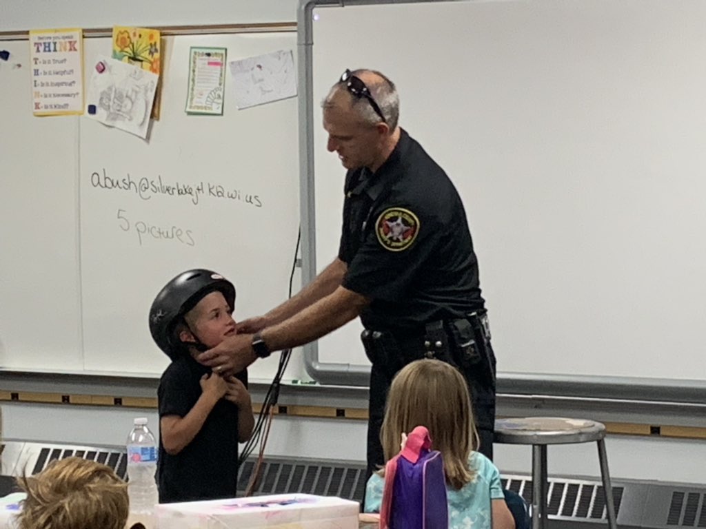 Bushey2015's tweet photo. @Riverview_Elem 
Thank you to @Kenosha_Sheriff Deputy Rowe and Deputy Rude for talking to our Riverview summer school classes about bike safety. We all learned a lot. #CometSafety https://t.co/bEkZST4xTr
