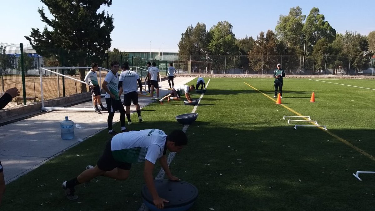 AlacranesdDGO's tweet photo. Arrancamos nuestra ultima semana de pretemporada trabajando muy duro, este viernes recibimos en #ElNido a #MinerosPremier en nuestro ultimo examen de cara al arranque de la #LPTemporada19I20, los esperamos en punto de las 20:00 pm en el Estadio Fco Zarco, su apoyo es importante. https://t.co/0xOVRCqvW8