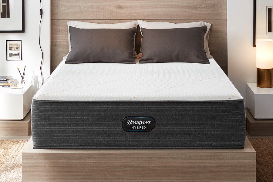 stlmattress's tweet photo. The @Beautyrest Hybrid enhances the benefits of the @Beautyrest Pocketed Coil springs &amp; the Comfort of their advanced memory foams to bring their best to YOuR Sleep. Come into your local area @stlmattress at get YOURS Today! 
#SleepRules #BeMoreAwake https://t.co/Bp73Iw65x0