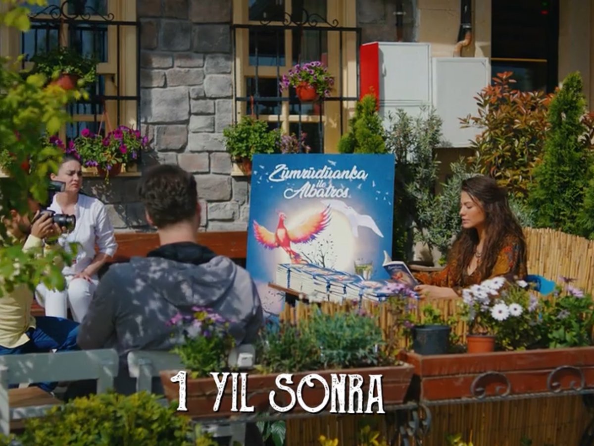ErkenciKusES's tweet photo. EMPEZAMOS 2 Temporada de Erkenci Kus en
@divinity_es @miteleonline
No te lo puedes perder
#TeamCanEm 👍🙏💪
#ErkenciEstrenoT2Divinity
#CanYaman
#CanDivit
#DemetÖzdemir
#SanemAdyın
#CanEm
#ErkenciKuș https://t.co/RTwfufdPnD