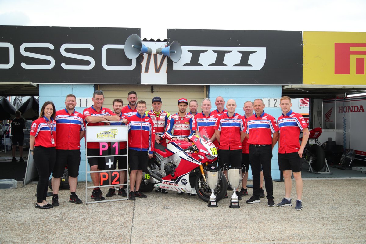 HondaRacingUK's tweet photo. Team; a group of individuals working together to achieve the same goal

Everyone here has contributed to @andrewirwin8's win this weekend, especially @xavifores &amp; his crew developing the #Fireblade - 5 podiums, 1 win &amp; counting!

Donington Park 🥉🥈🥈
Knockhill 🥉
Thruxton 🥇🥈 https://t.co/MZ7NuLdu7v