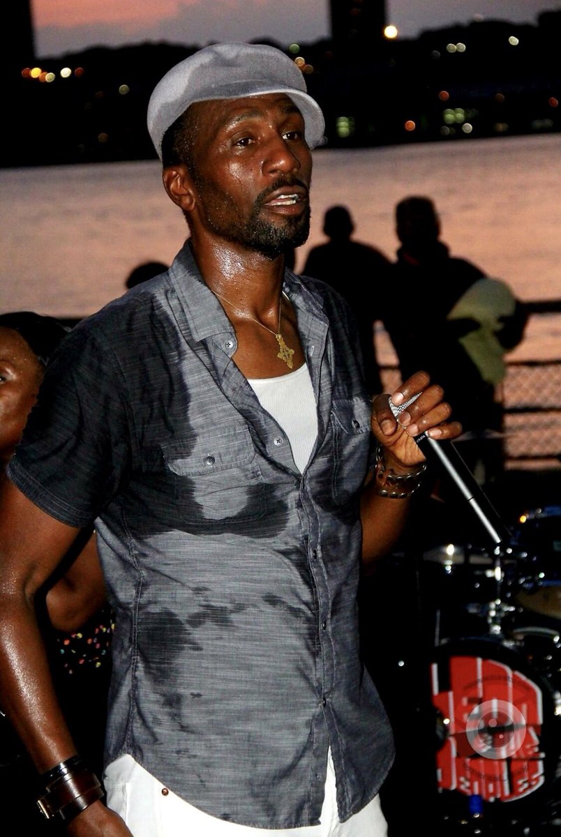 makiichiBTC's tweet photo. It was a #hot summer’s night
I sweat thru my clothes
I could feel the #heat &amp; So could the crowd (:!
#dayintonight @leonthepeoples https://t.co/Rvd6xObmul
