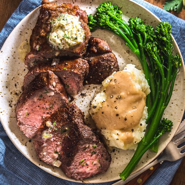 CenterCutCook's tweet image. Grilled Steak with Compound Butter: centercutcook.com/grilled-steak-… #food #recipes #beef #grilling #meat