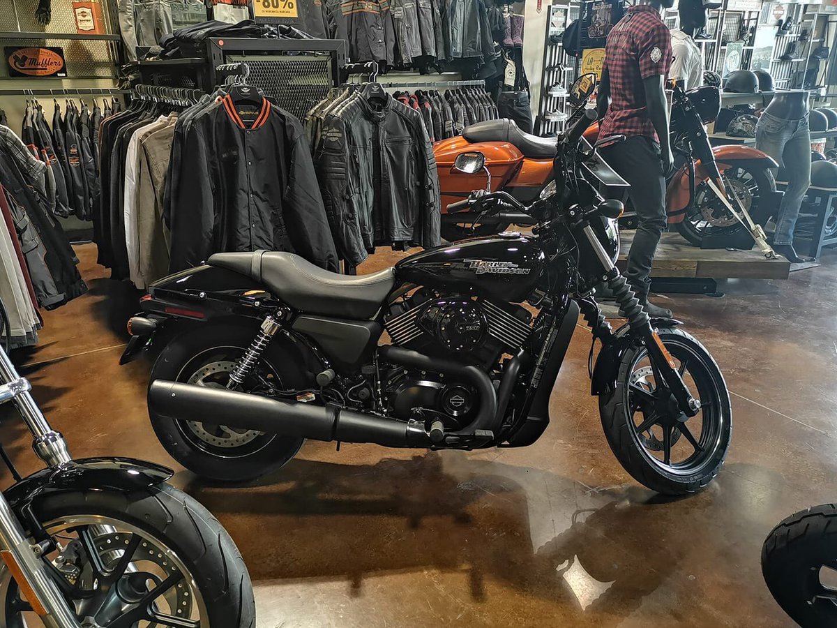 TurtleTrevino's tweet photo. Si buscan una #Harley con un pago inicial desde $7,000 con mensualidades cómodas , o una compra de contado con bonos chingones , vayan con #GilGuajardo a Coyote La Herradura @HarleyMexico y salgan zumbando en una #Harley o mándenle un whatsapp al 81 8259 4535 https://t.co/qOcJ6jeEWV