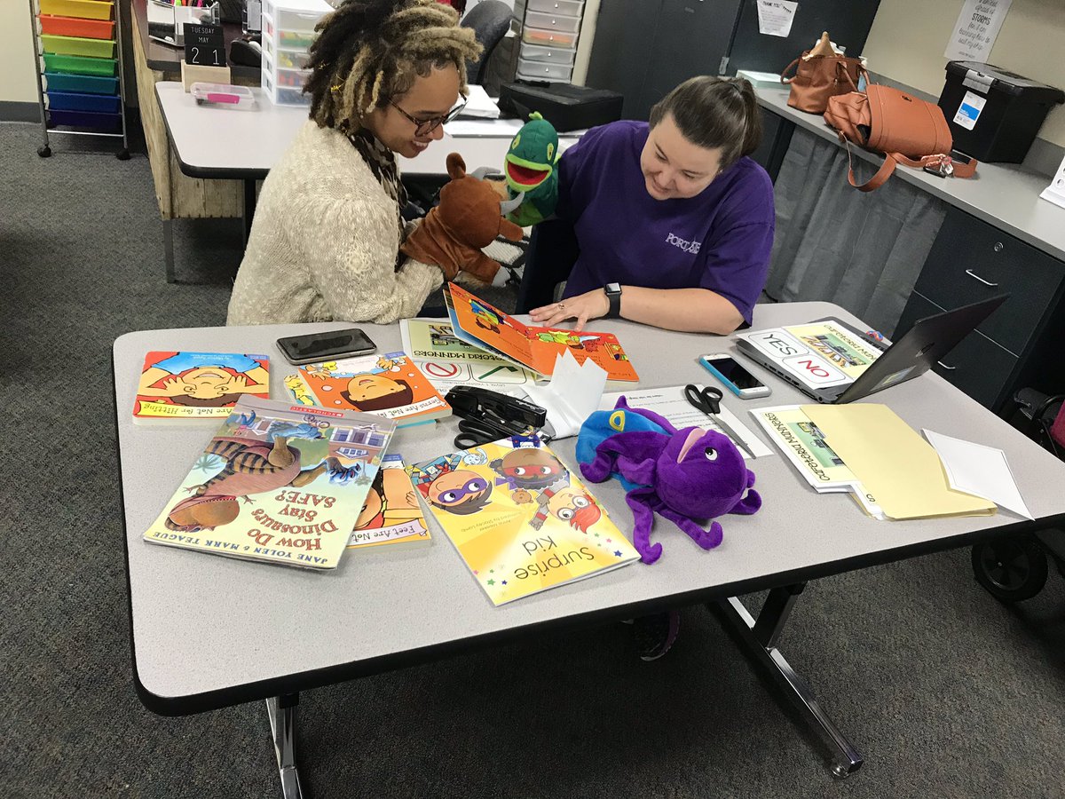 AlexisRosalesPK's tweet photo. Learning and Growing in Social Emotional Education! Our #FBISDPPCD teachers are the best! #LifeLongLearners #FBISDStudentSupport #NoLimits #FBISDPPCDRocks @FortBendISD @TanyaTheSLP https://t.co/Wllg0kSkH2