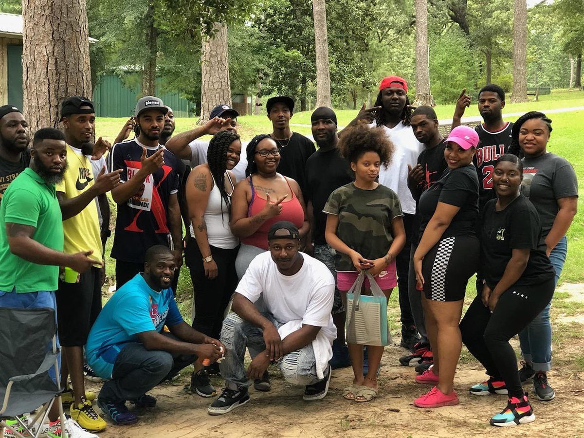 4_4music's tweet photo. Shout to the home team for the Back To School Bash yesterday , couldn’t make it cause I feel horrible but business was still handled 
#InTheVision💙 
#RealLarryGuys💙 https://t.co/0Tejwg8goZ