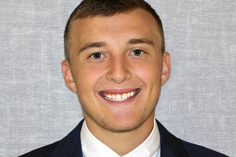 TheLeeDaily's tweet photo. Robby Burchett of Lee County has been named this year’s Virginia Farm Bureau Federation Outstanding Young Agriculturalist. He was recognized July 27 at the VFBF Young Farmers Summer Expo in Shenandoah County. Way to go, Robby! @VaFarmBureau https://t.co/DN4VeQYC7z