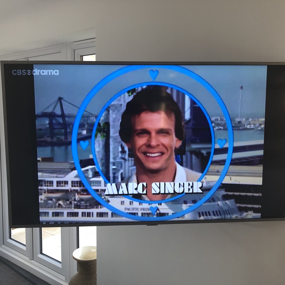 revpeterlaws's tweet image. Whoah...look who’s on #TheLoveBoat. It’s Mike Donovan from ‘V’! Gonna be hilarious if he tries to tear Gophers face off looking for Lizards. #marcsinger @cbsdrama