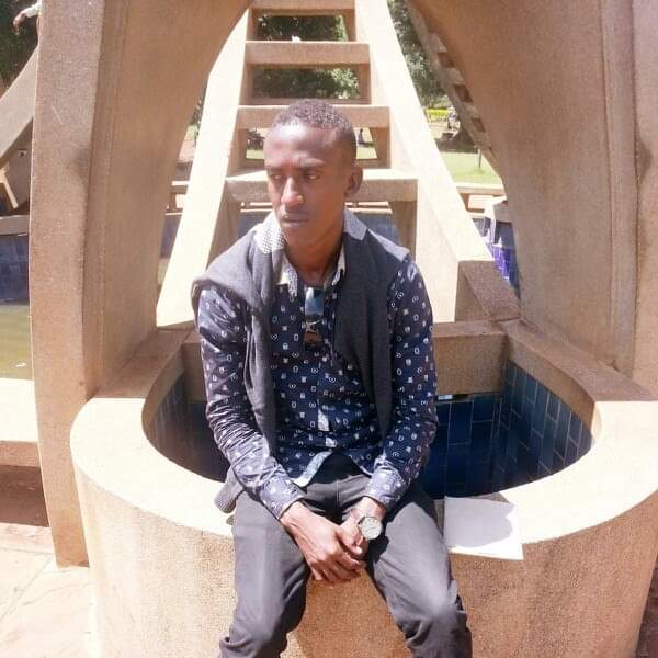 qamarqueen's tweet photo. As a HRD from northern Kenya, I have selflessly agitated for justice for other families whose loved ones were extra-judicially killed, today the grief is more immediate to me. It's my elder brother me who was killed by @kdfinfo. My family is crying for justice
#Justice4Abdullahi https://t.co/XcJ2n0ultx