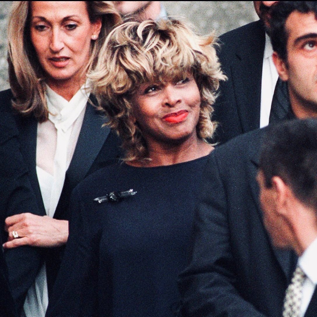 tinaturnerblog's tweet photo. Cose Della Vita... #tinaturner #tina80 #tinathemusical #tinadasmusical #tinabroadway #tinadocumentary https://t.co/cjlyAZSjA6 https://t.co/eGNR9P4nuz