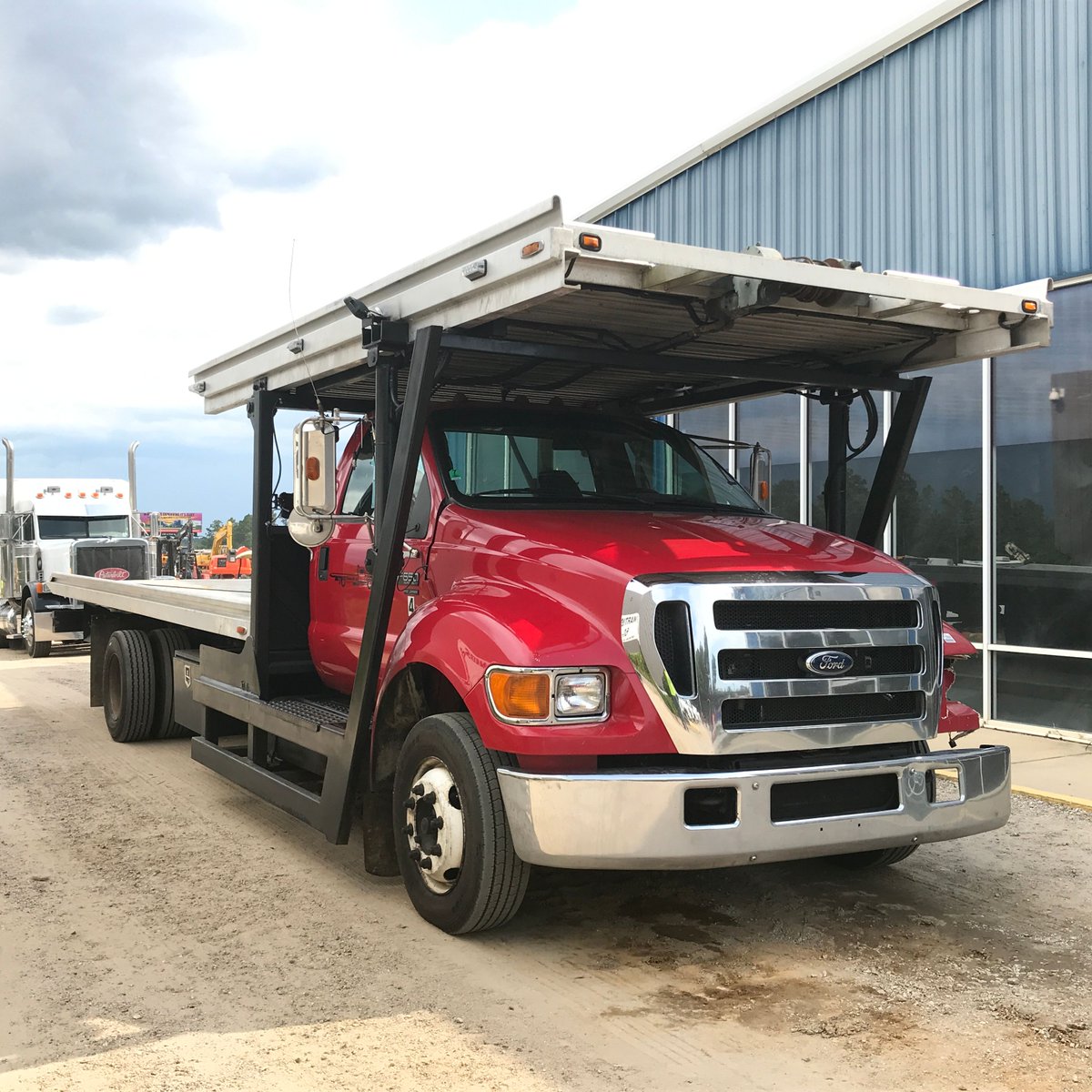 JMAuctioneers's tweet photo. Featured Item: 2006 FORD F-650XLT SD #PROLOADER S/A #ROLLBACK #TRUCK, 3 CAR HAULER. This item & more to be sold in #Brooklyn (Hattiesburg), MS - Aug 16 & 17. Search & view all #trucks & related items here: https://t.co/MCLZRkdlV0 #JeffMartinAuctioneers #Auction https://t.co/qBjPE0E8q4