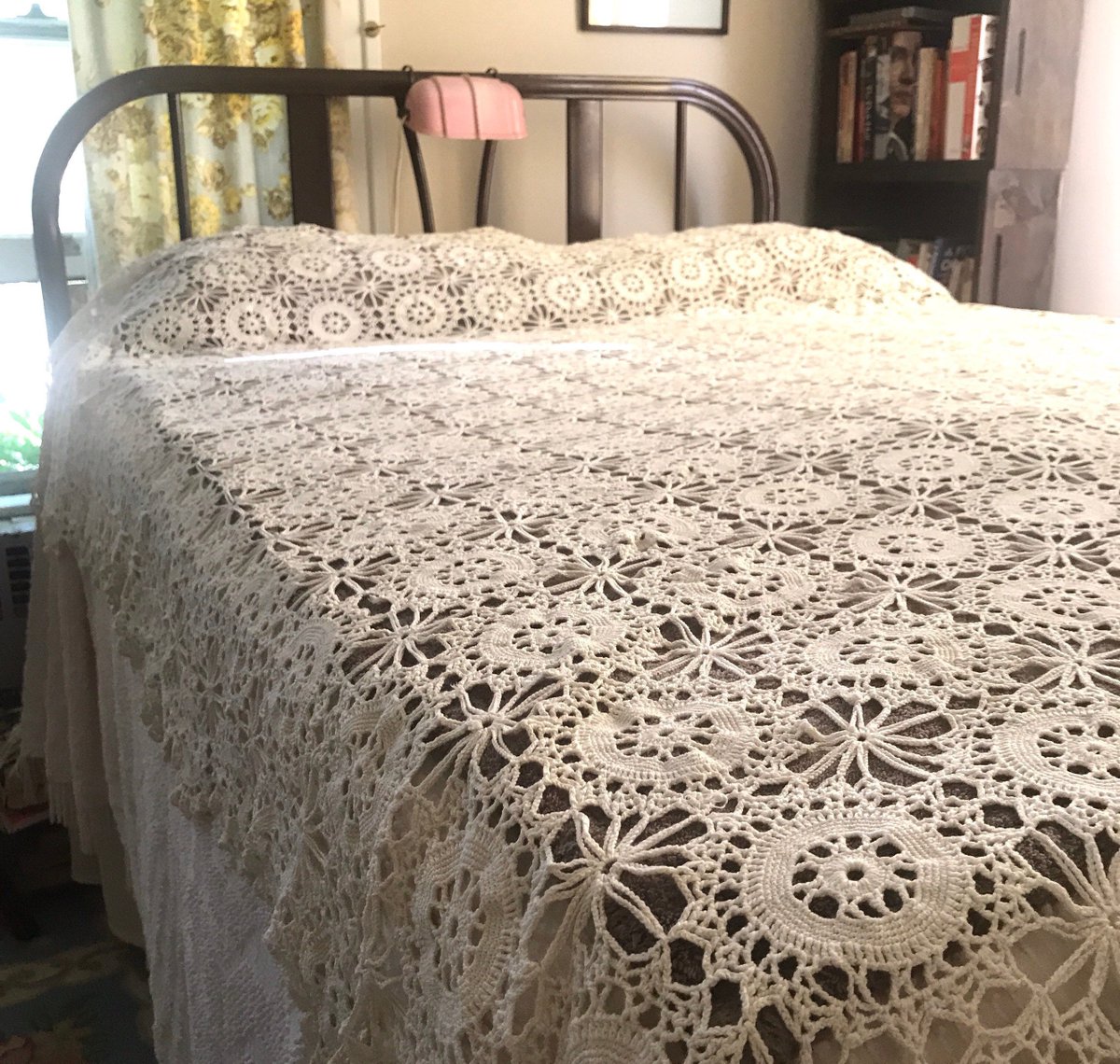 Merrilyverilyvintage On Twitter Vintage Crochet Bed Coverlet