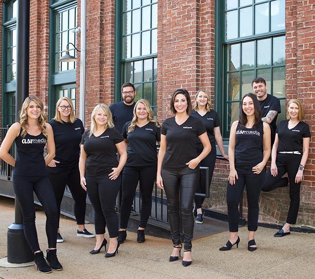 Elaine_Zelker's tweet image. 🖤🖤When a rock star team wants to up there game...I’m all about it!! 🖤🖤🖤
Thanks for a fun morning @asrmediaproductions!! .
.
.
#corporateheadshots #groupshots #groupphotos #headshots #corporatephotography #corporatefashion #corporateevents #corpor… ift.tt/2YEd8RS