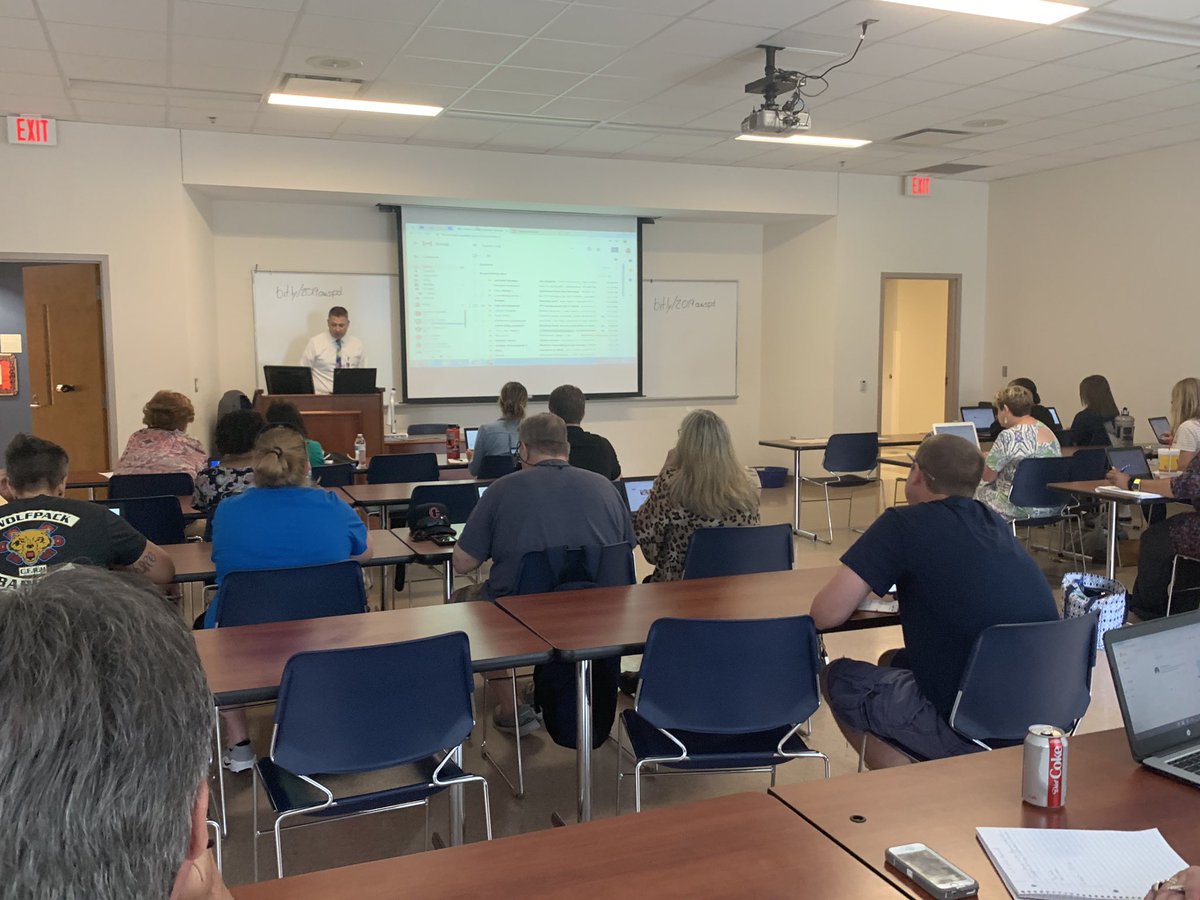 lmontgo's tweet photo. @aslutsky presenting โGetting Your Life Organized with Googleโ @GastonSchools Teaching and Learning Conference #TLC #tlc19 #gcsk12 #gcsp23 #gcsp24 https://t.co/GPjwzI4vai