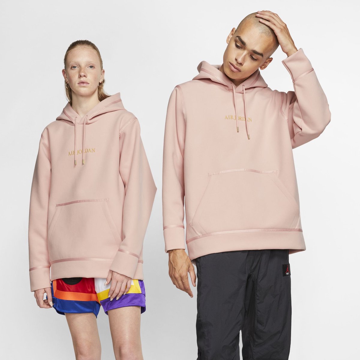 J23app's tweet photo. Jordan Remastered apparel on @nikestore 

Pullover Hoodie -> https://t.co/Ugvs3ltR1F

1/4-Zip Top -> https://t.co/z0d7syRCCb https://t.co/Hx5kj8kjsp