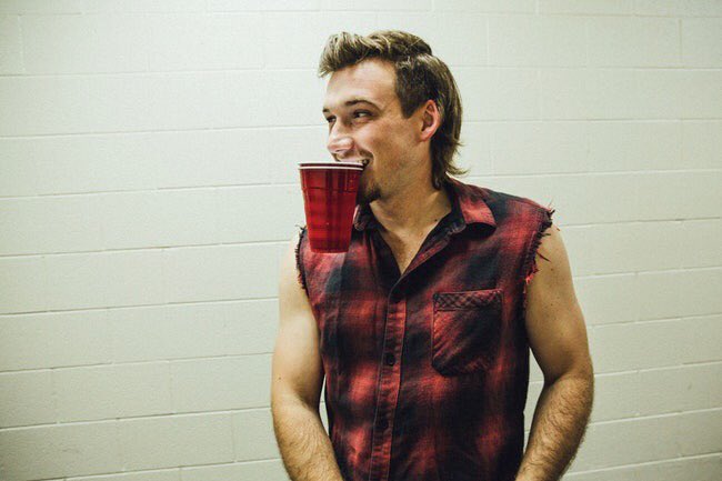 countrysayingss's tweet photo. Pour me another drink 'cause I don't wanna feel a thing... #MorganWallen https://t.co/RgK1VjMkQo