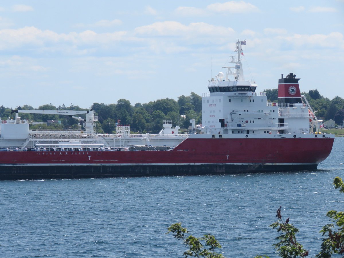 PrescottAnchor's tweet photo. 5 Aug 2019 down #StLawrenceSeaway at Prescott, ON. 13h04 Algonorth, product tanker flagged Canada for Montreal, QC. #Algonorth #Algomaships #Seaway60 https://t.co/Ue3pohyi7m