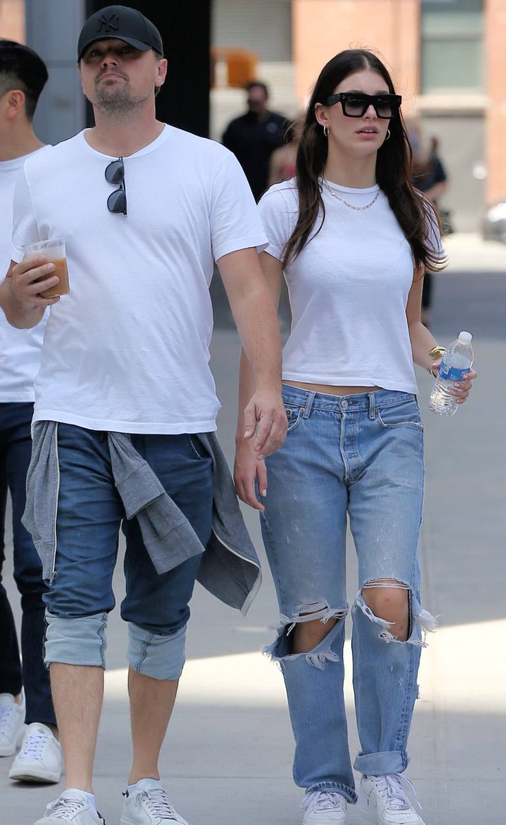 LeoActivities's tweet photo. his jeans https://t.co/gNFCwZtiMS