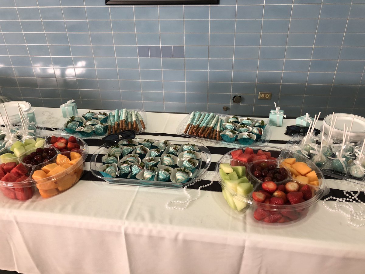 WayneSquiers's tweet photo. Breakfast at Tiffany’s!!    Great welcome back from the Reagan PTA!! https://t.co/7OwejPaS2E