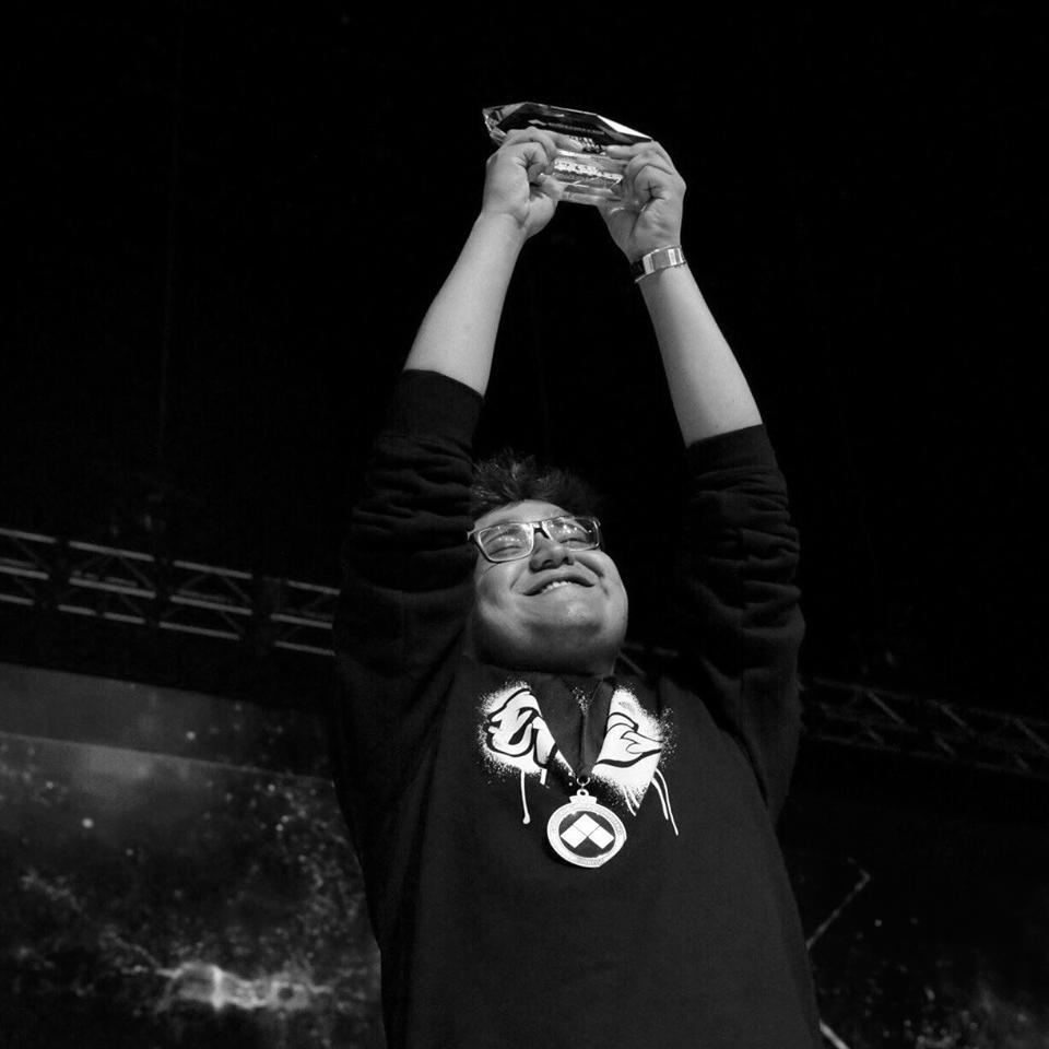 MilitAntGame's tweet photo. ¡Todo el éxito para #MKLeo ganador de Smash Ultimate en el #EVO 2019!

#México #Joker #SmashUltimate #eSports https://t.co/W6EAsKokgm