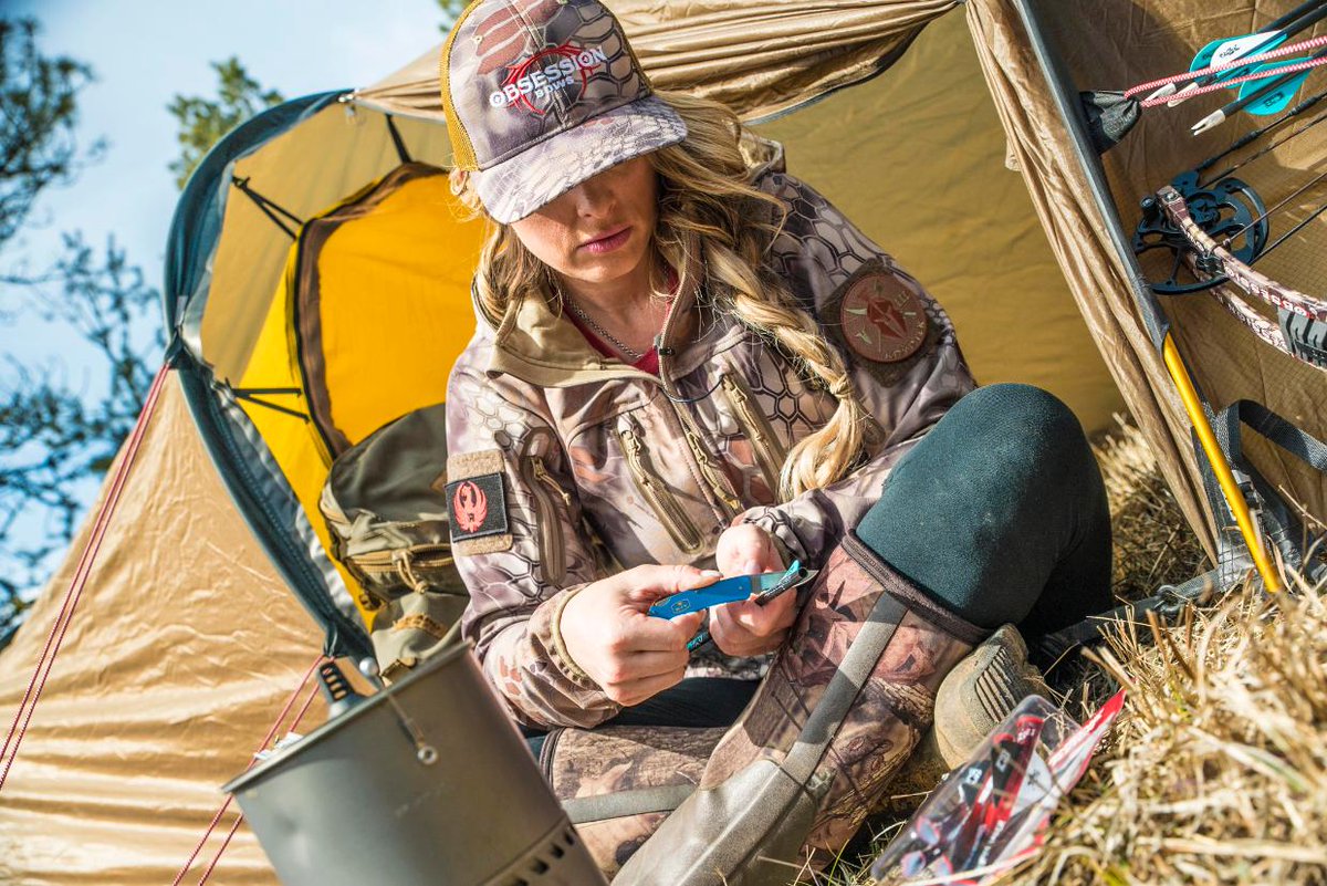 ArcusHunting's tweet image. When you need to crest and fletch your arrows at rapid speed, reach for the Shrink Fletch. The simple prep and easy install allow you to fix your equipment like a pro. 

#BeOne
#HunterTested
#FieldApproved
@KristyTitus