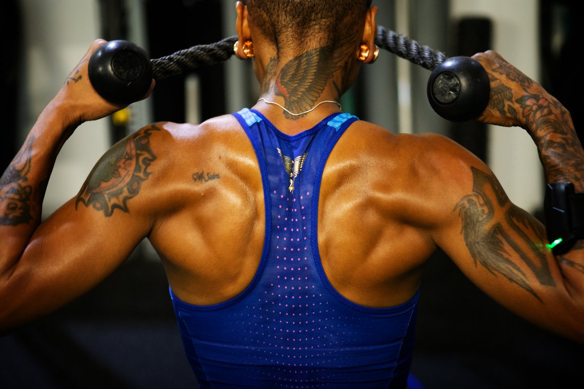 TheSquidTeam's tweet photo. Olympic medalist Inika McPherson smiles after a great training session because she knows that #SquidGo always has her back. Our breakthrough technology helps alleviate soreness, allowing Inika to return to action sooner. Shop advanced relief now at https://t.co/TDgsGgqQXL. https://t.co/UJK8G8iLiB