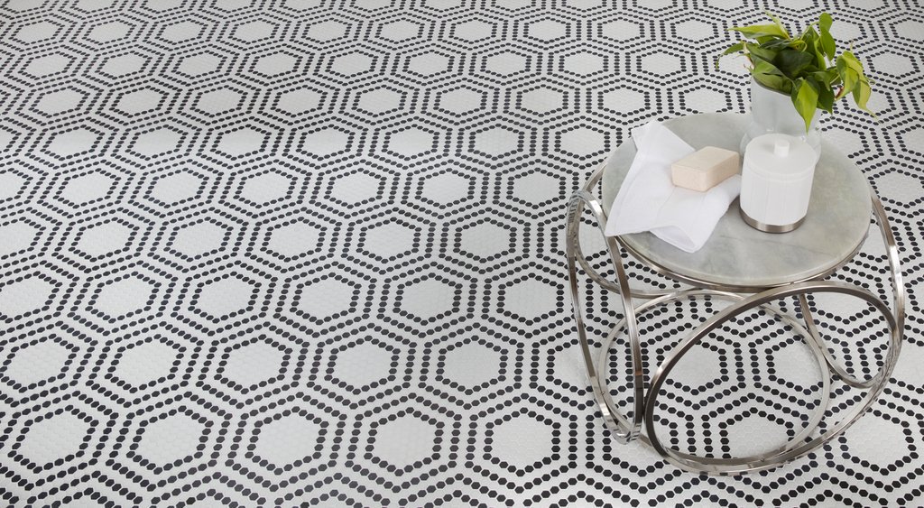 kspewock's tweet photo. Modern spin on traditional pattern...it's matte glass mini-hex #ceramichetileandstone #interiordesign #pittsburgh https://t.co/vYSh9kvtRi